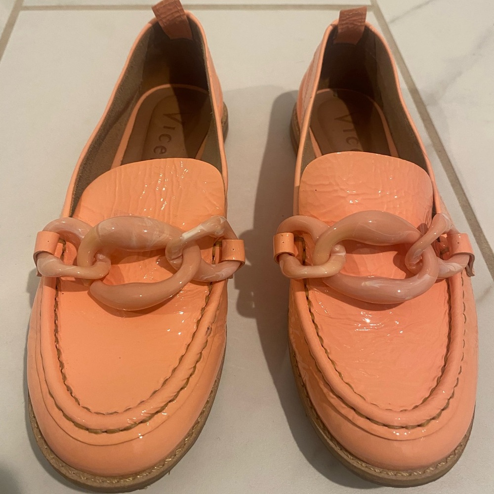 Peachy pink leather loafers with chain detail - was tight and fits like a 5.5/6W